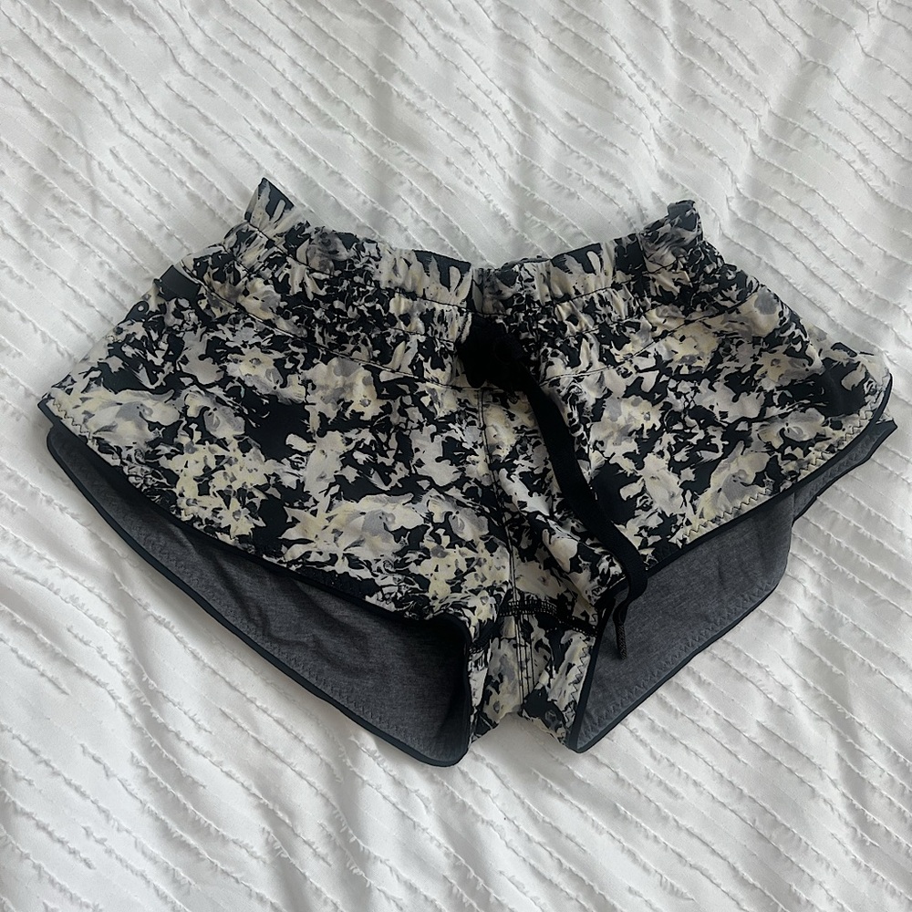 Lululemon Reversible Water Surf Short in Crosscourt Petal Gray Black - Size 2? - Picture 4 of 10
